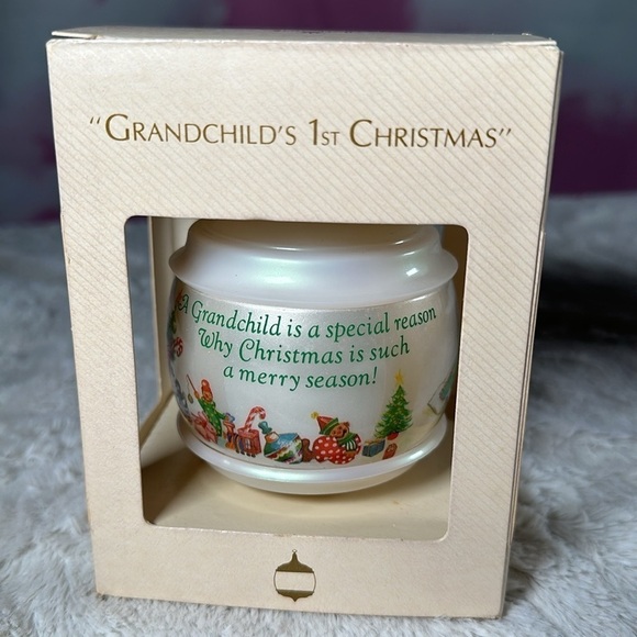 Vintage Hallmark Christmas Keepsake Ornament for Grandchild’s 1st Christmas 1983 - Picture 3 of 10